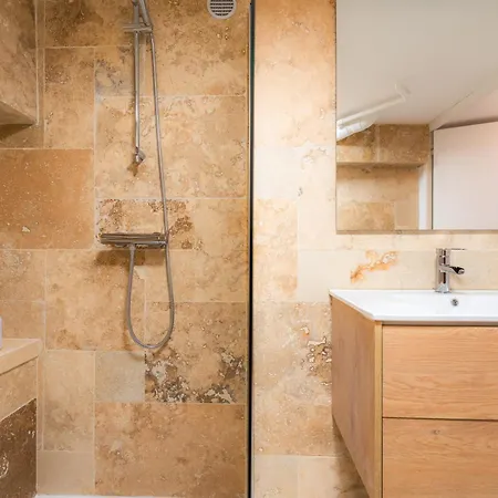 Ambiance Sudiste , Piscine, Boule, Farniente Ag