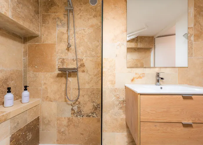 Ambiance Sudiste , Piscine, Boule, Farniente Ag